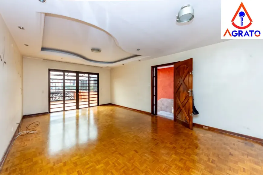 Foto 1 de Sobrado com 3 Quartos à venda, 230m² em Vila Guarani, São Paulo