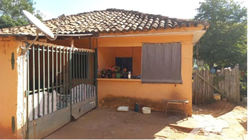 Foto 1 de Casa com 3 Quartos à venda, 446000m² em Area Rural de Caratinga, Caratinga