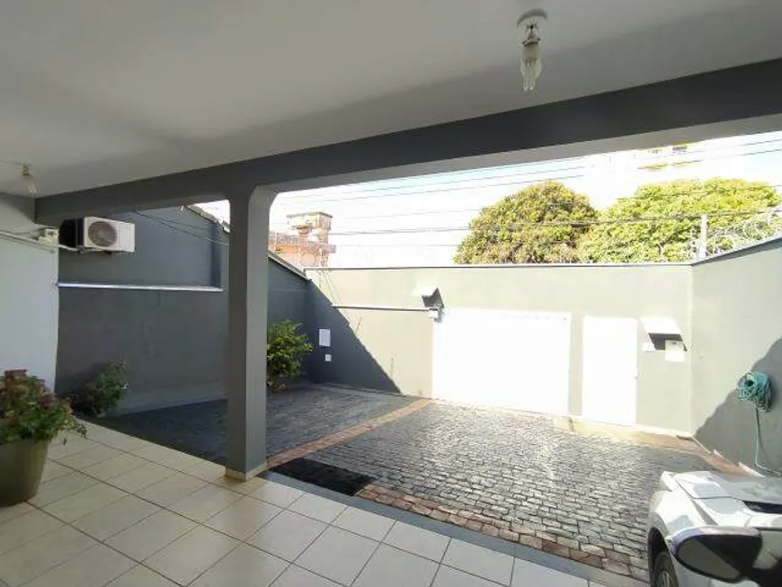 Foto 1 de Casa com 3 Quartos à venda, 201m² em Brasil, Uberlândia