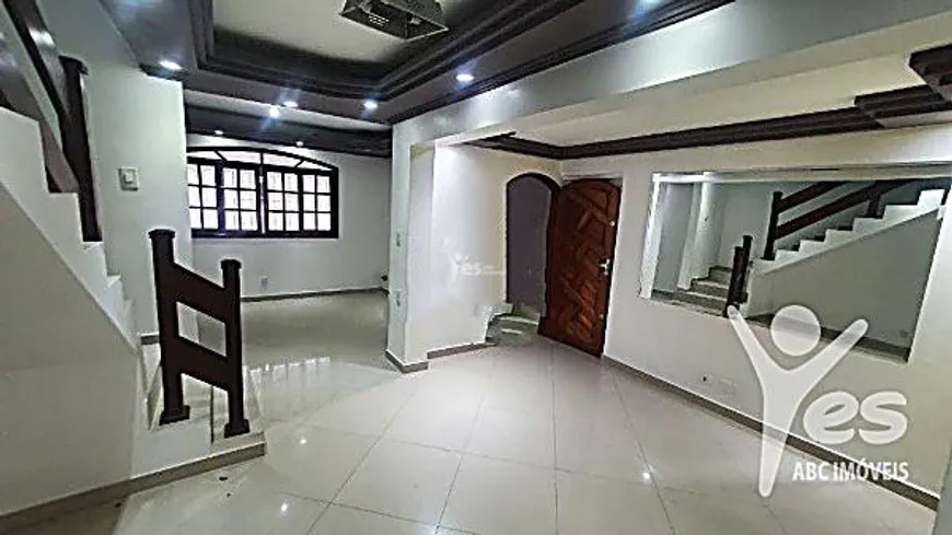 Foto 1 de Casa com 3 Quartos à venda, 184m² em Parque Jacatuba, Santo André