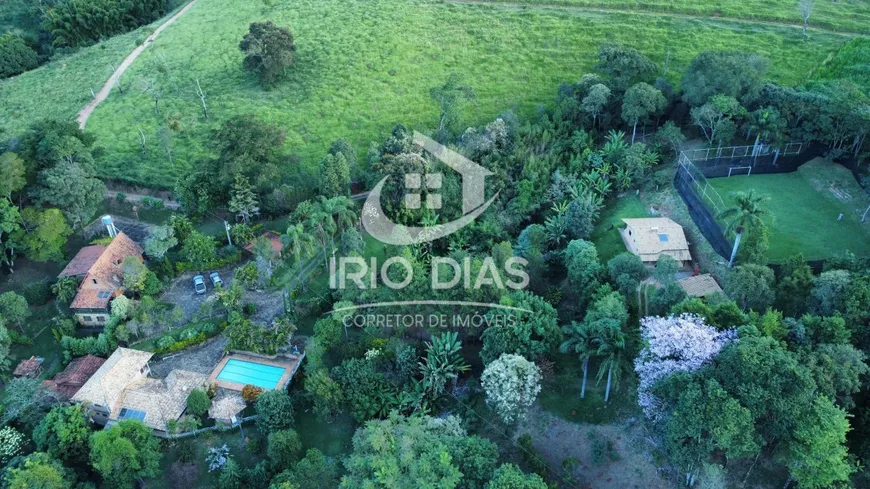 Foto 1 de Fazenda/Sítio com 6 Quartos à venda, 27000m² em , Moeda