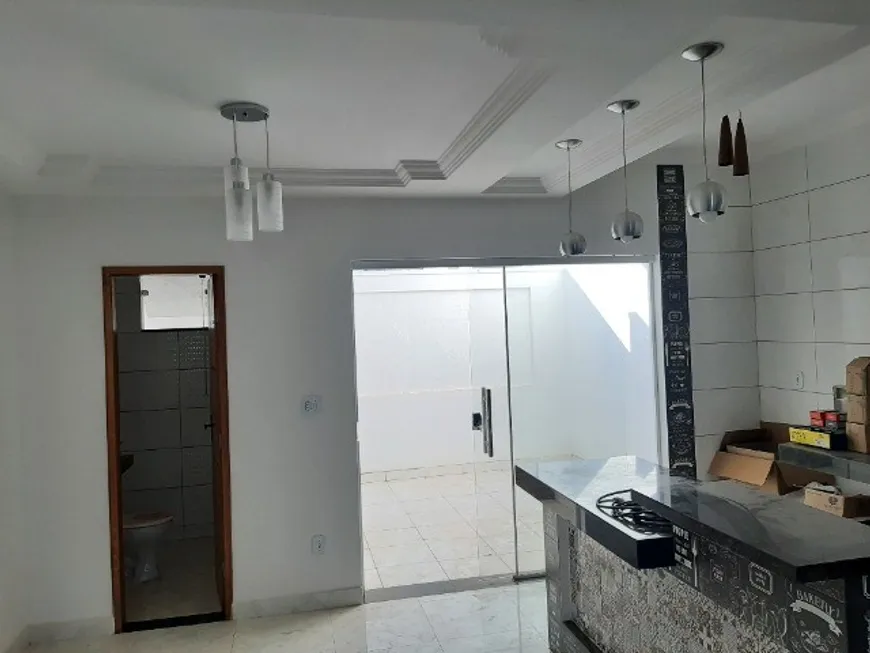 Foto 1 de Casa com 3 Quartos à venda, 130m² em Castanheiras, Governador Valadares