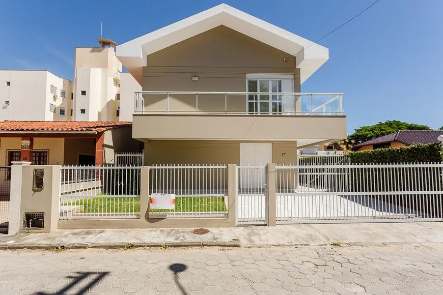 Foto 1 de Casa com 3 Quartos à venda, 220m² em Cachoeira do Bom Jesus, Florianópolis