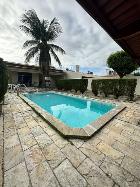 Foto 1 de Casa com 4 Quartos à venda, 300m² em Capim Macio, Natal