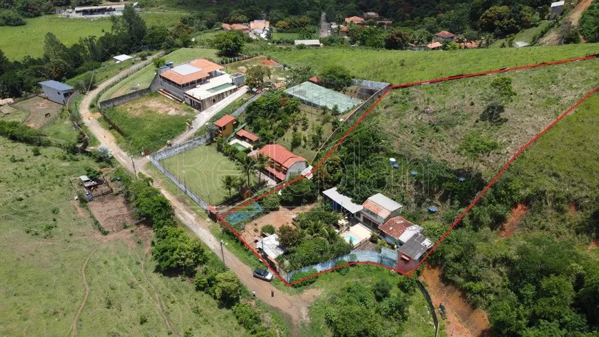 Foto 1 de Fazenda/Sítio com 3 Quartos à venda, 74m² em São Genaro, Barra Mansa