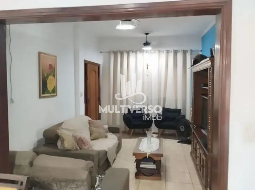 Foto 1 de Casa com 2 Quartos à venda, 230m² em Bom Retiro, Santos