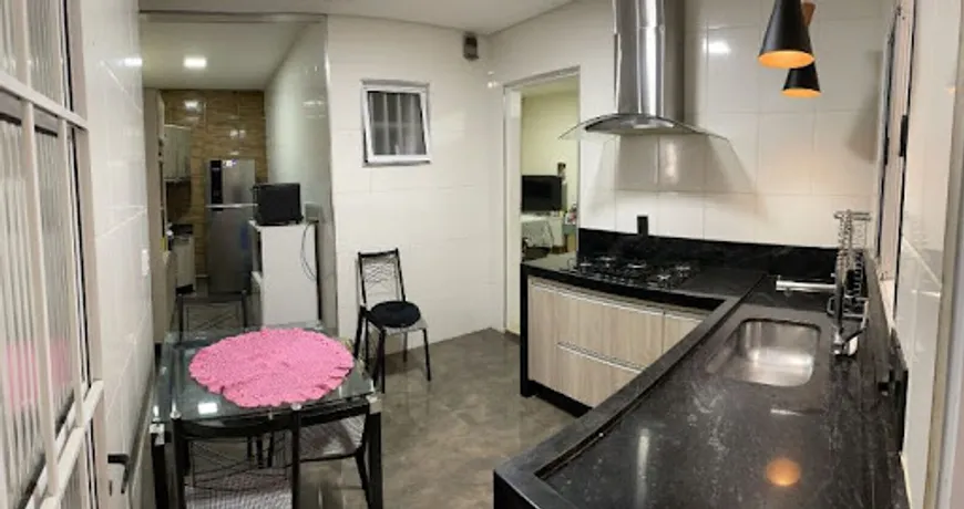 Foto 1 de Casa com 2 Quartos à venda, 200m² em Santo Antonio, Louveira