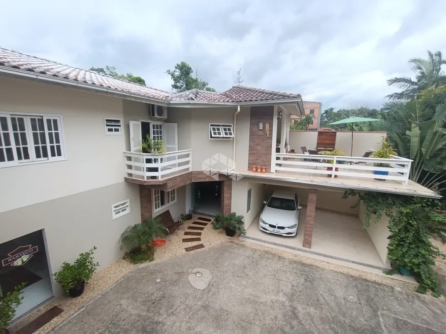 Foto 1 de Casa com 3 Quartos à venda, 224m² em Barra do Rio Molha, Jaraguá do Sul