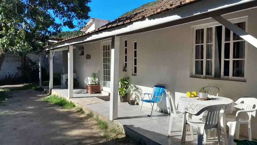 Foto 1 de Casa com 2 Quartos à venda, 70m² em Sambaqui, Florianópolis