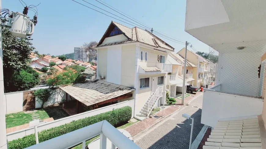 Foto 1 de Sobrado com 4 Quartos à venda, 300m² em Freguesia- Jacarepaguá, Rio de Janeiro