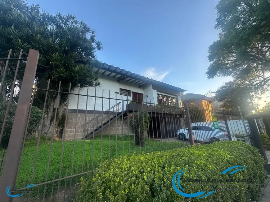 Foto 1 de Casa com 3 Quartos para venda ou aluguel, 327m² em Chácara das Pedras, Porto Alegre