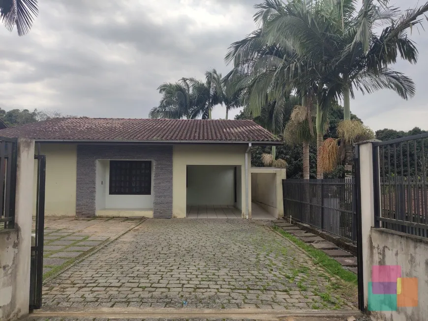 Foto 1 de Casa com 4 Quartos à venda, 837m² em Floresta, Joinville