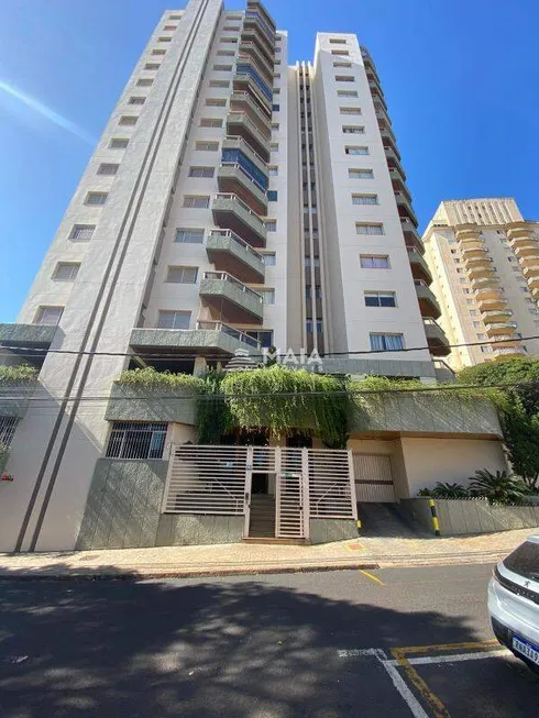 Foto 1 de Apartamento com 4 Quartos à venda, 187m² em Centro, Uberaba