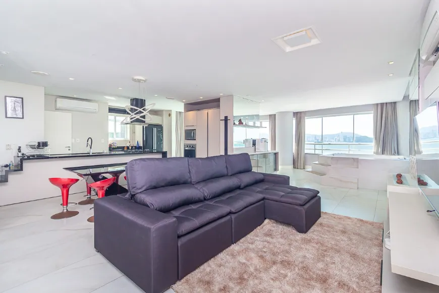 Foto 1 de Apartamento com 3 Quartos à venda, 180m² em Barra Sul, Balneário Camboriú
