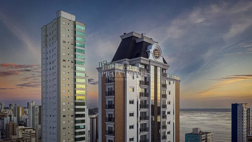 Foto 1 de Apartamento com 3 Quartos à venda, 118m² em Centro, Balneário Camboriú