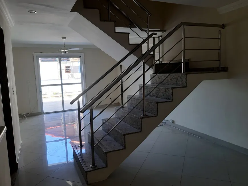 Foto 1 de Casa de Condomínio com 3 Quartos à venda, 160m² em Campo Grande, Rio de Janeiro