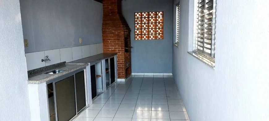 Foto 1 de Sobrado com 3 Quartos à venda, 200m² em Vila Tibirica, Santo André