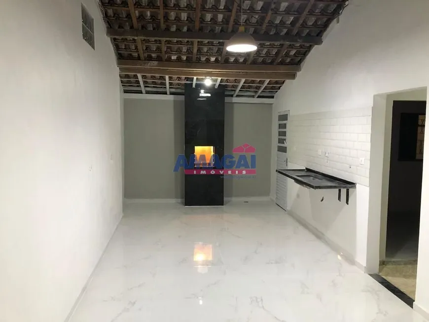 Foto 1 de Casa com 3 Quartos à venda, 180m² em Monte Castelo, São José dos Campos