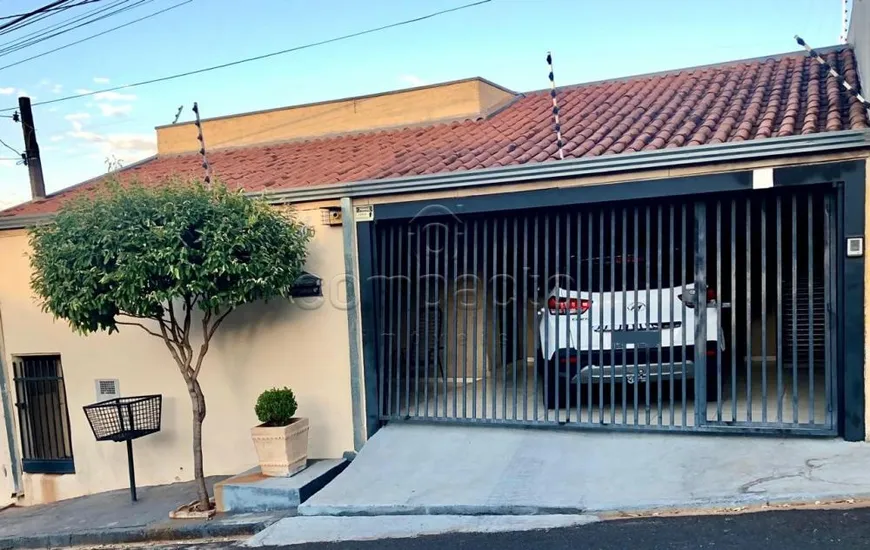 Foto 1 de Casa com 2 Quartos à venda, 100m² em Jardim Antunes, São José do Rio Preto