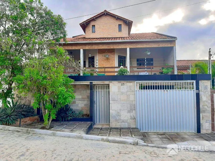 Foto 1 de Casa com 3 Quartos à venda, 250m² em Santa Rosa, Campina Grande