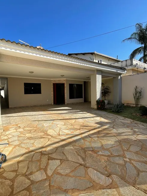 Foto 1 de Casa de Condomínio com 3 Quartos à venda, 260m² em Setor Habitacional Vicente Pires, Brasília