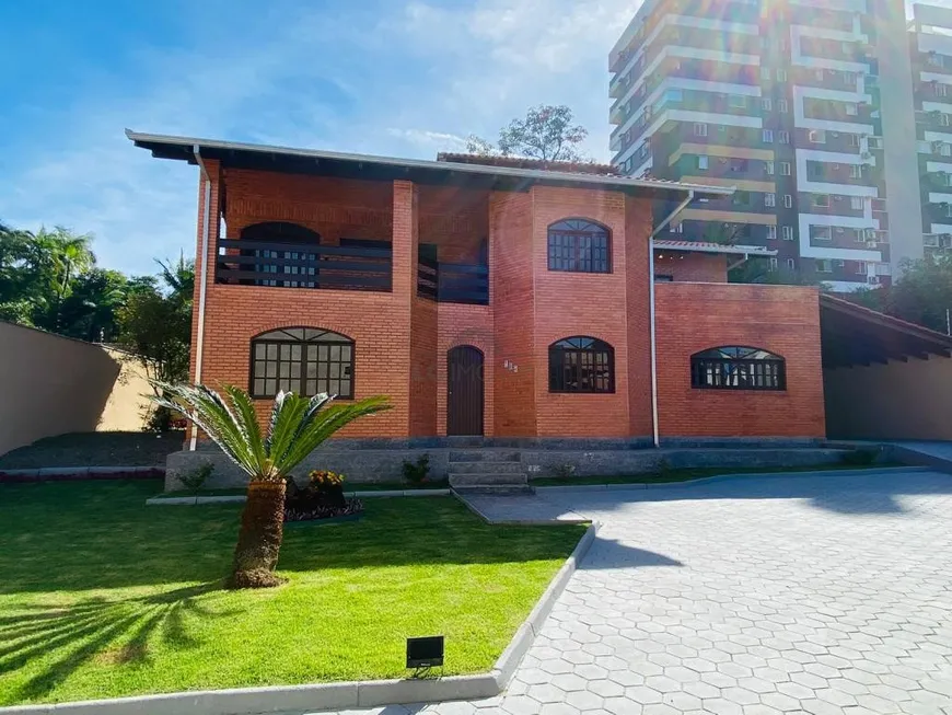 Foto 1 de Casa com 6 Quartos à venda, 285m² em Anita Garibaldi, Joinville