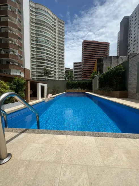 Foto 1 de Apartamento com 3 Quartos à venda, 120m² em Meireles, Fortaleza