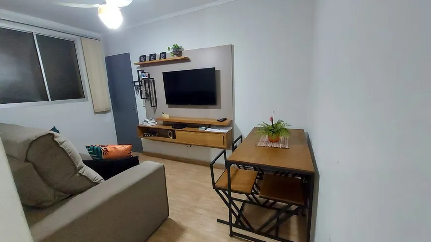 Foto 1 de Apartamento com 2 Quartos à venda, 42m² em Jardim Maria Mendes, Mogi Guaçu