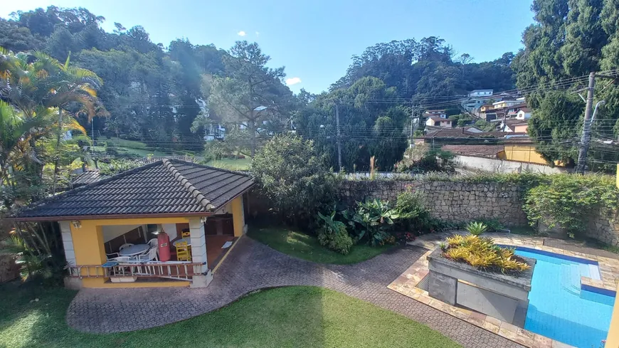 Foto 1 de Casa com 4 Quartos à venda, 400m² em Castelanea, Petrópolis