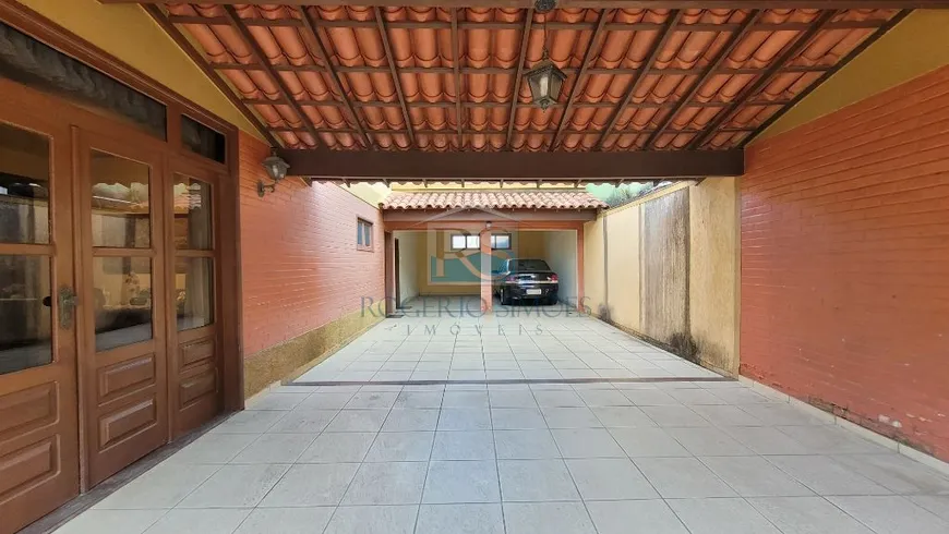 Foto 1 de Casa com 5 Quartos à venda, 430m² em Centro, Macaé