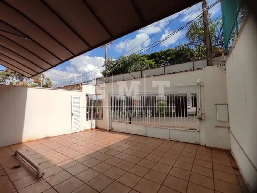 Foto 1 de Casa com 4 Quartos para venda ou aluguel, 240m² em Ribeirânia, Ribeirão Preto