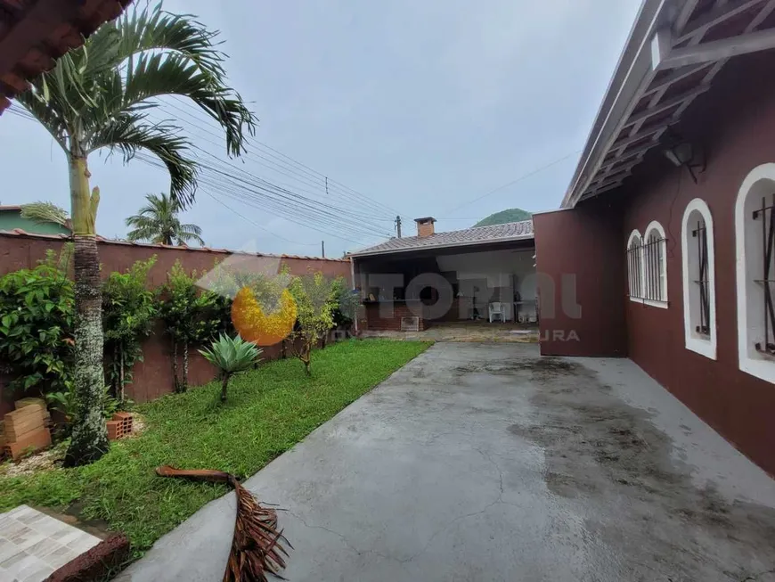 Foto 1 de Casa com 2 Quartos à venda, 120m² em Martim de Sa, Caraguatatuba
