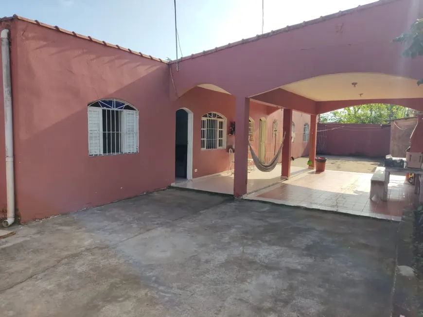 Foto 1 de Casa com 3 Quartos à venda, 126m² em Balneário Gaivota, Itanhaém