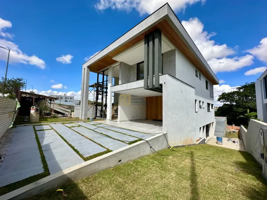 Foto 1 de Casa de Condomínio com 4 Quartos à venda, 540m² em Alphaville, Vespasiano