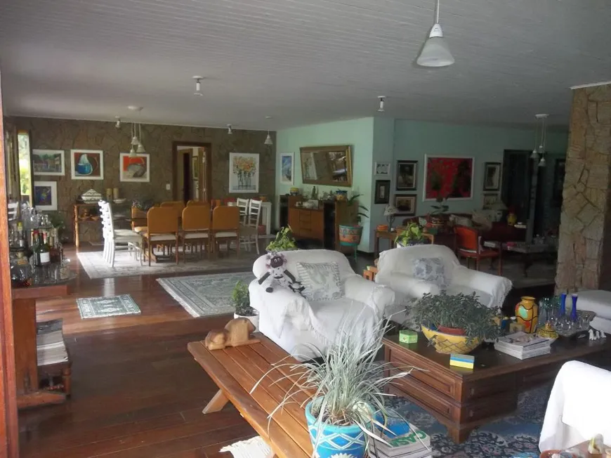 Foto 1 de Casa com 7 Quartos à venda, 871m² em Samambaia, Petrópolis