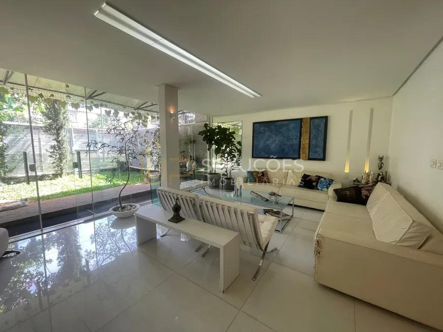 Foto 1 de Casa com 4 Quartos à venda, 300m² em Asa Sul, Brasília