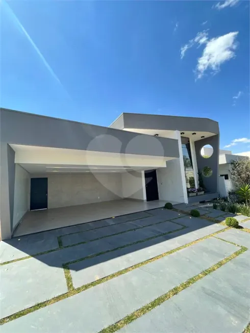 Foto 1 de Casa com 3 Quartos à venda, 230m² em Residencial Vale dos Pássaros, Anápolis