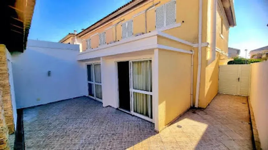 Foto 1 de Casa de Condomínio com 3 Quartos à venda, 180m² em Alphaville, Santana de Parnaíba