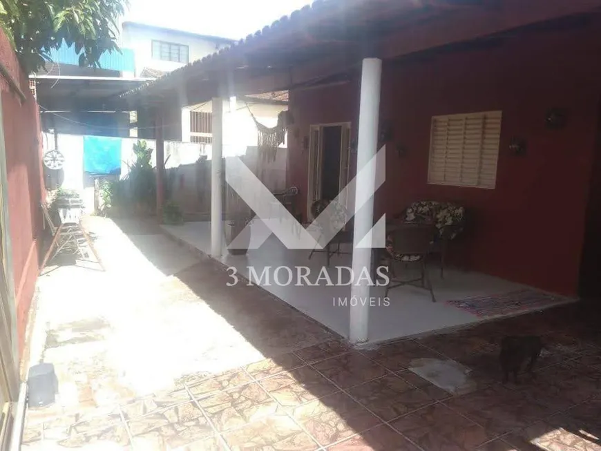 Foto 1 de Casa com 5 Quartos à venda, 298m² em Vila Santa Rita, Goiânia