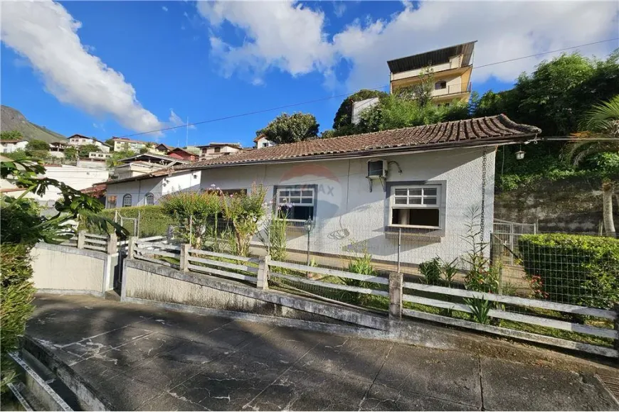 Foto 1 de Casa com 2 Quartos para alugar, 85m² em Cônego, Nova Friburgo