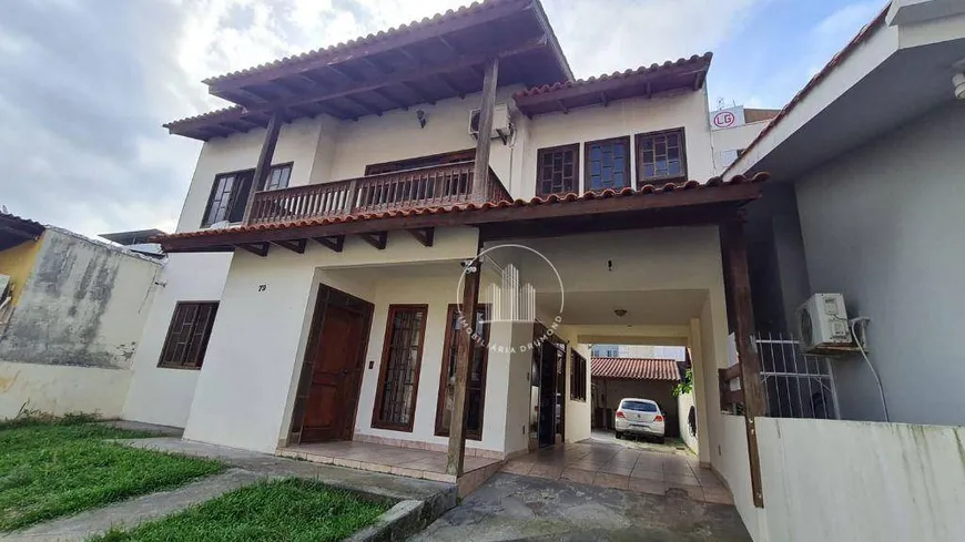 Foto 1 de Casa com 4 Quartos à venda, 200m² em Nossa Senhora do Rosário, São José