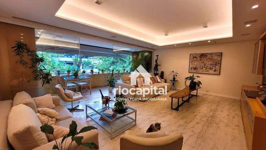 Foto 1 de Apartamento com 4 Quartos à venda, 170m² em Jardim Oceanico, Rio de Janeiro