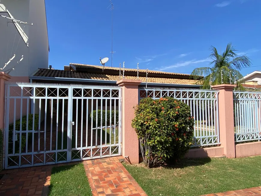 Foto 1 de Casa de Condomínio com 2 Quartos para venda ou aluguel, 190m² em Mansões Santo Antônio, Campinas