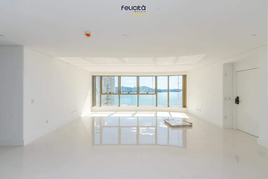 Foto 1 de Apartamento com 4 Quartos à venda, 265m² em Barra Sul, Balneário Camboriú
