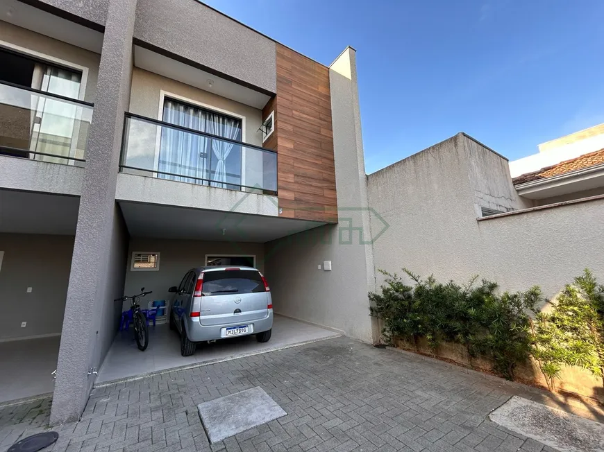 Foto 1 de Casa com 3 Quartos para venda ou aluguel, 108m² em Saguaçú, Joinville