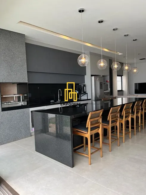 Foto 1 de Casa de Condomínio com 3 Quartos à venda, 360m² em Varanda Sul, Uberlândia