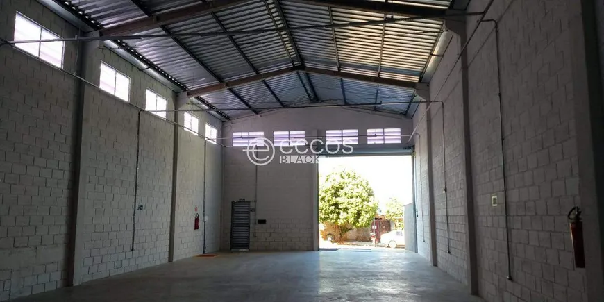 Foto 1 de Galpão/Depósito/Armazém para alugar, 230m² em Pampulha, Uberlândia