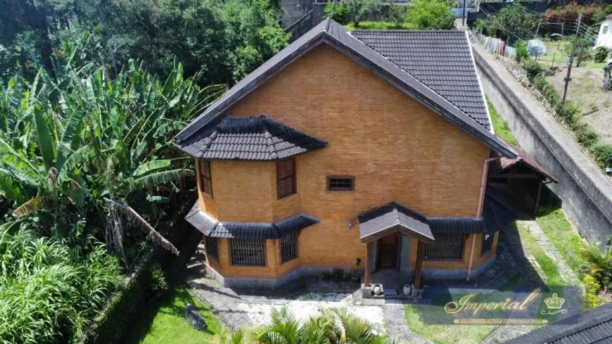 Foto 1 de Casa com 4 Quartos à venda, 220m² em Castelanea, Petrópolis
