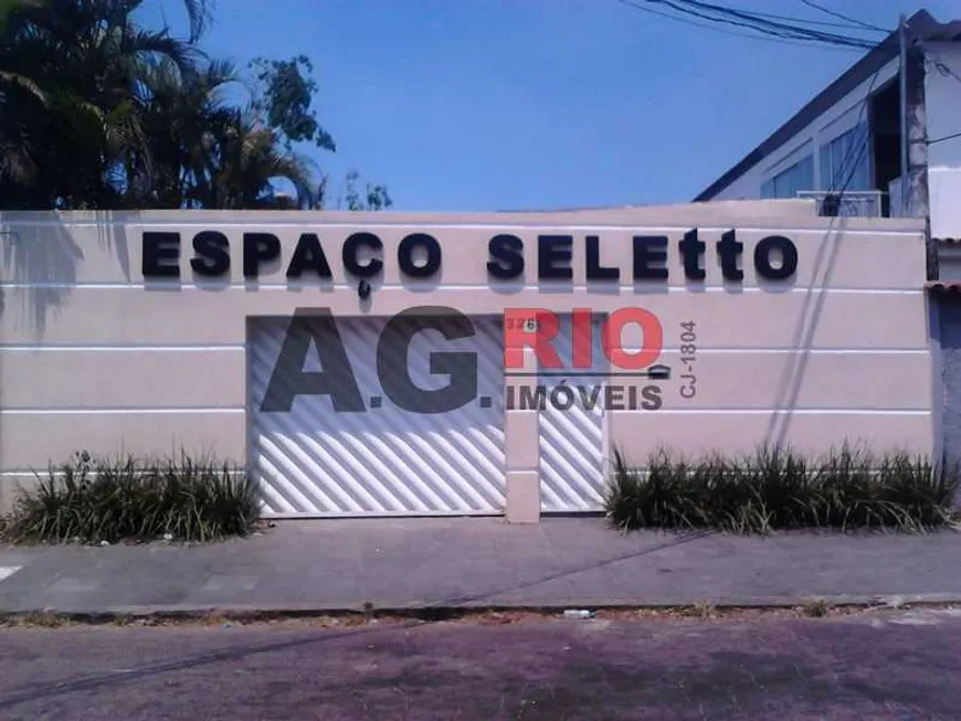 Foto 1 de Galpão/Depósito/Armazém à venda, 250m² em Bento Ribeiro, Rio de Janeiro
