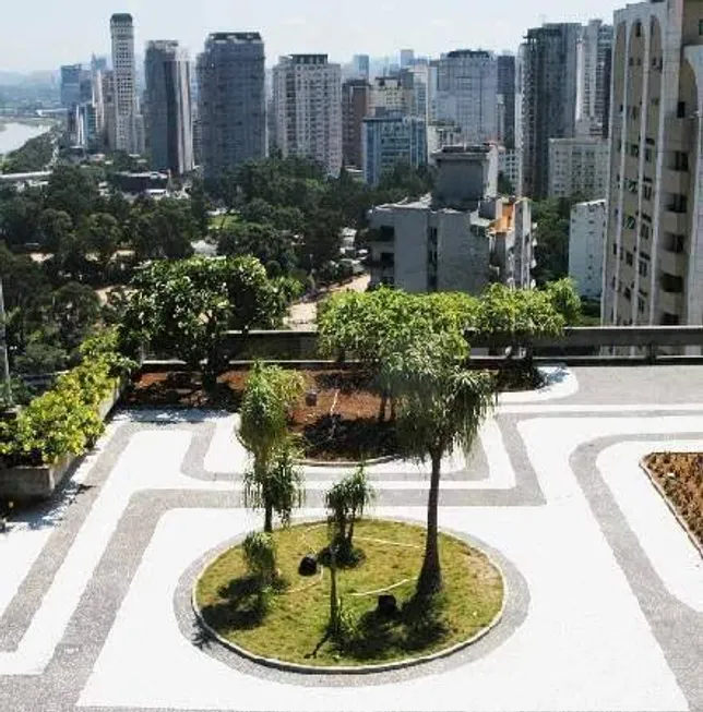Foto 1 de Ponto Comercial para alugar, 802m² em Vila Nova Conceição, São Paulo